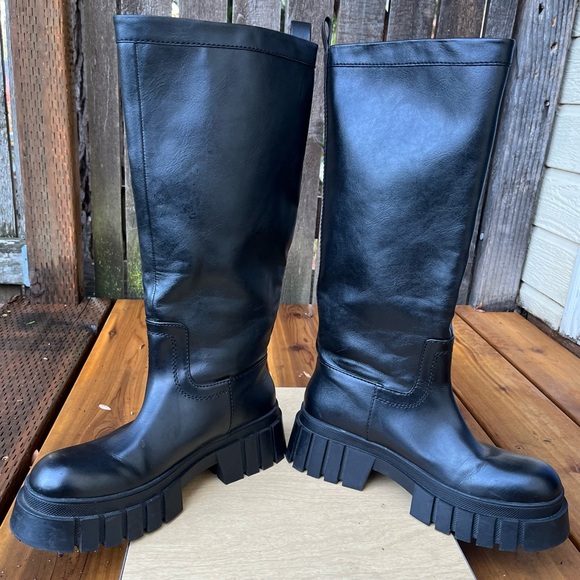 Zara Wm’s Lug Sole Pull On High Boots In Black Sz 39 EU Sz 8 US - Picture 11 of 16